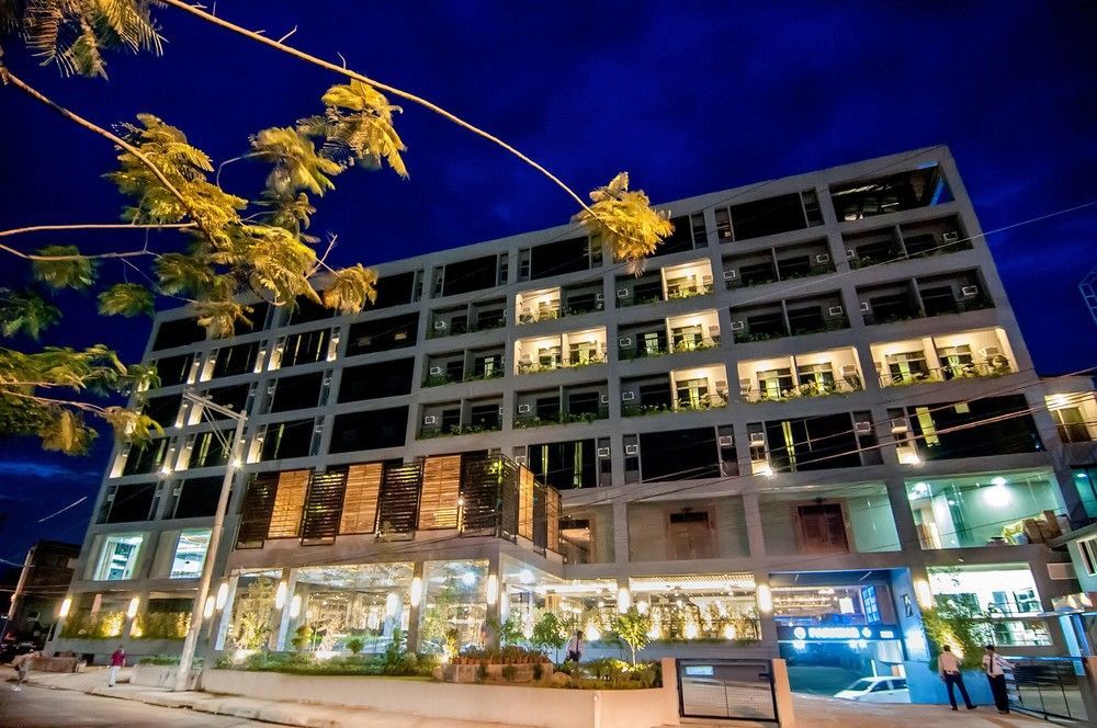 ビッグ ホテル セブ市 エクステリア 写真